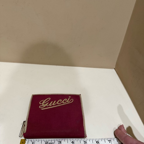 Gucci Red Bifold Wallet With Rubber Logo - Picture 12 of 13